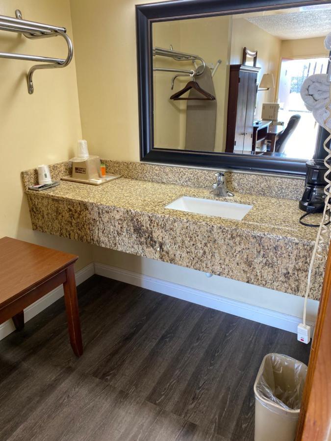 Budget Host Inn - Baxley المظهر الخارجي الصورة
